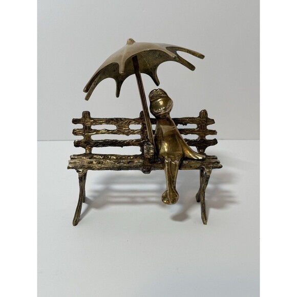 Vintage Brass‎ Frog Sitting on Bench Under Umbrella Statue Figurine. Lonely Frog - Picture 2 of 11